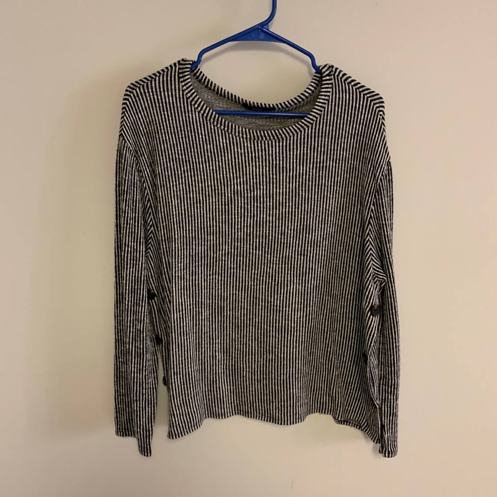 ☀️Gyft Striped Long Sleeve with Button Detail